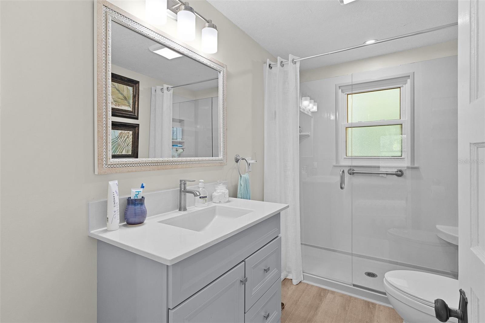 LADY LAKE HUEYS - Residential