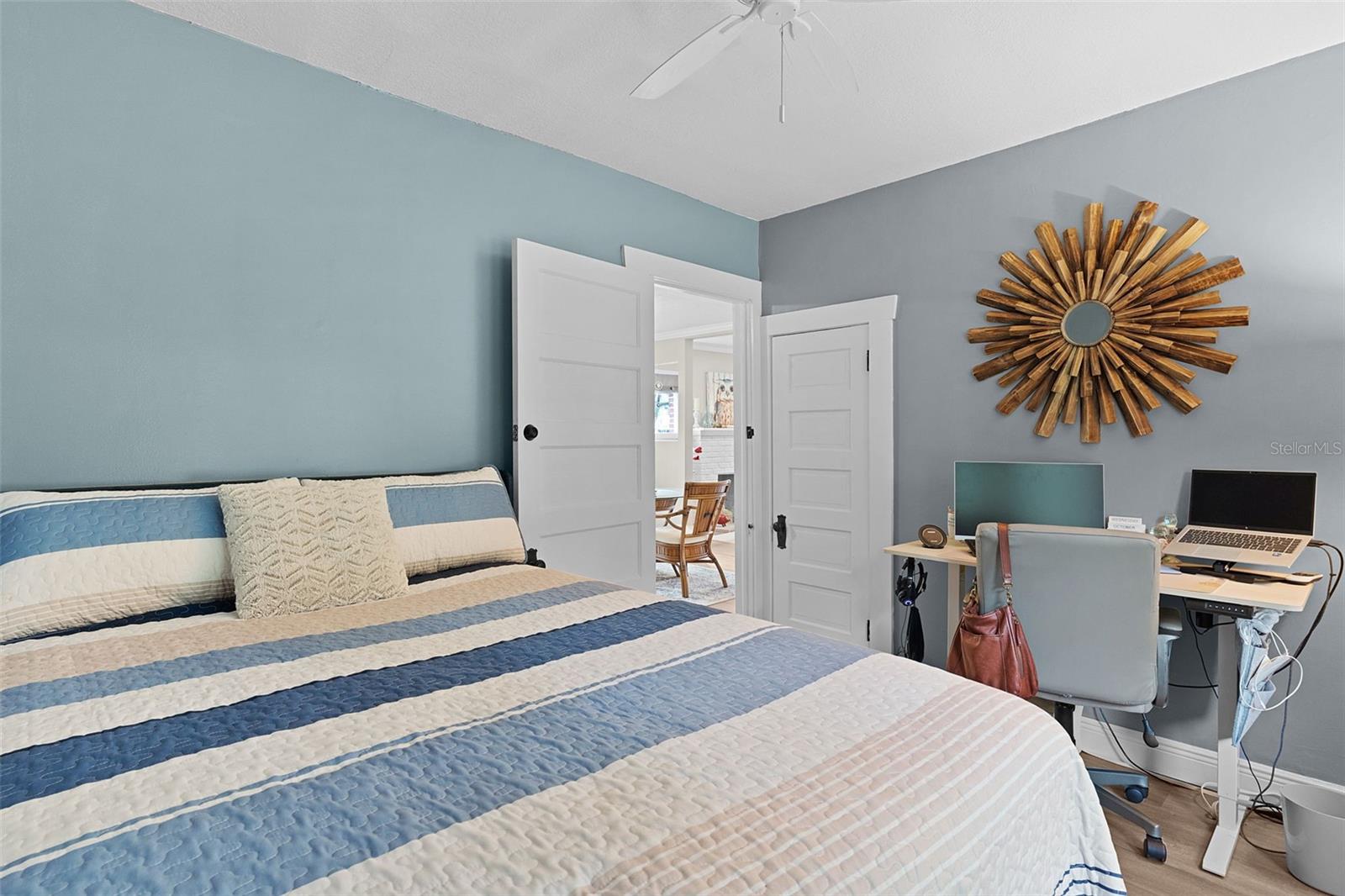 LADY LAKE HUEYS - Residential