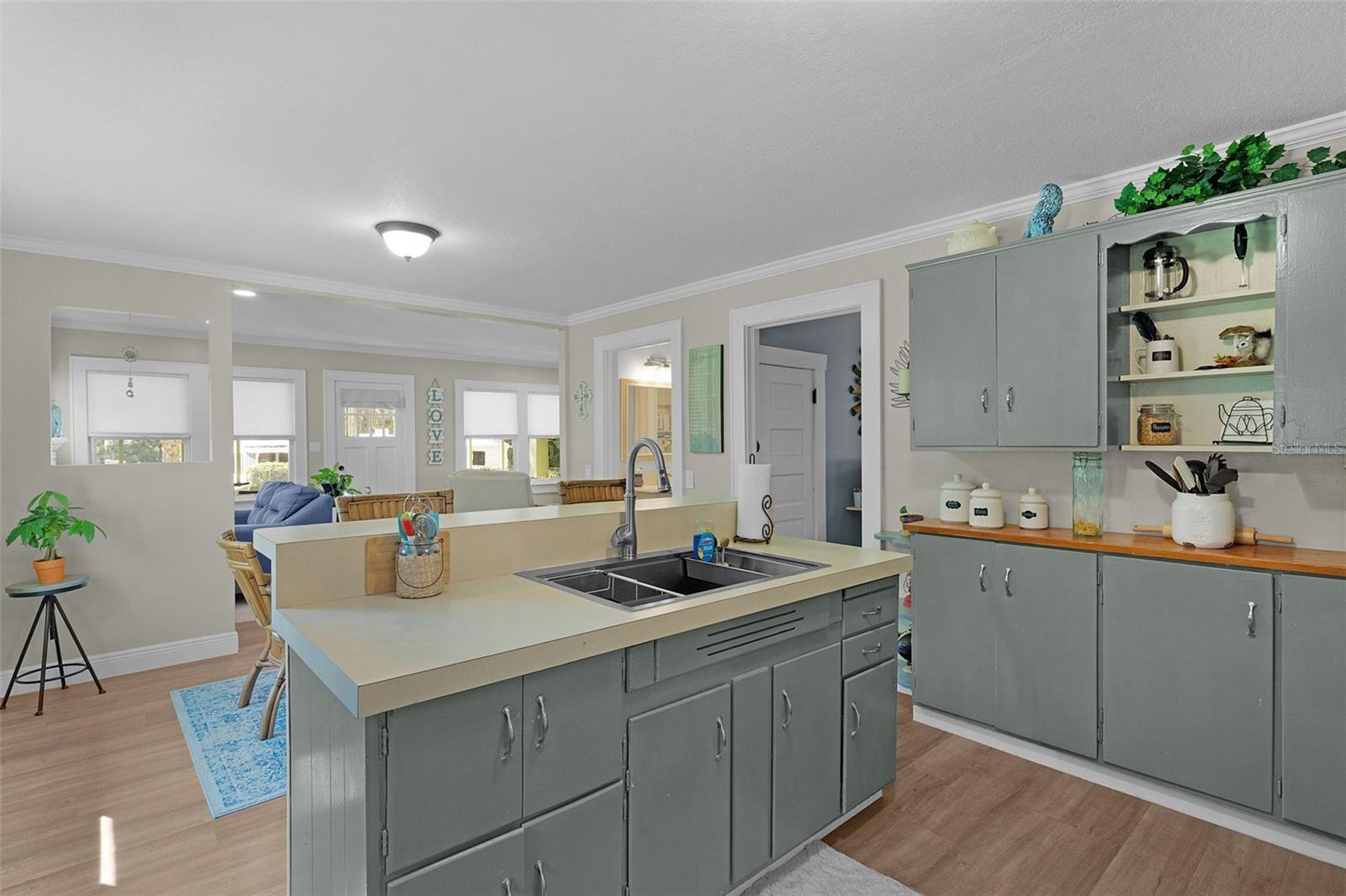 LADY LAKE HUEYS - Residential