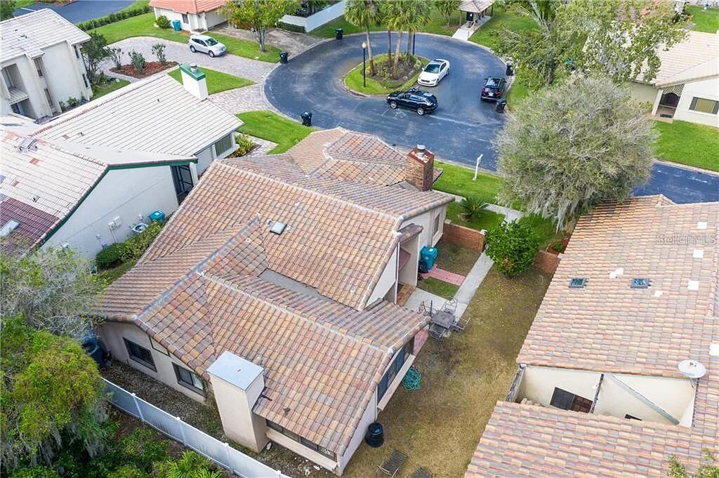 GOLF RESORT VILLAS CONDO - Residential