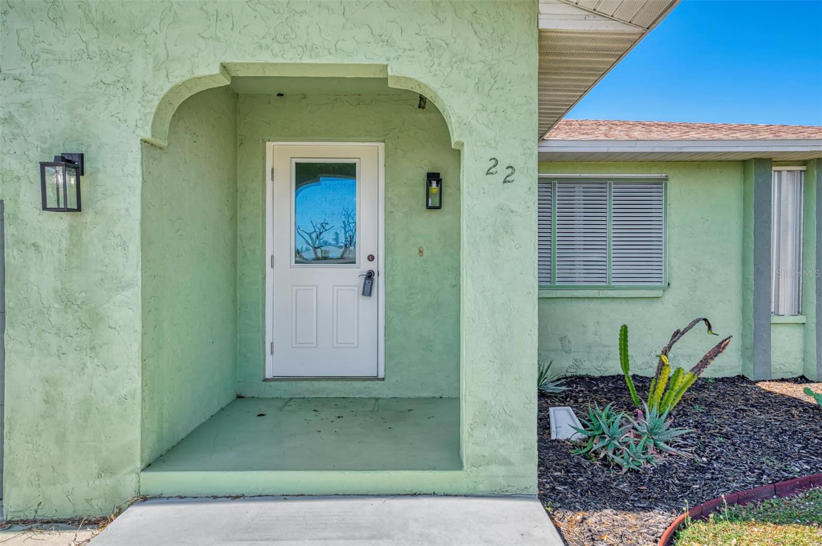 22 OAKLAND HILLS COURT