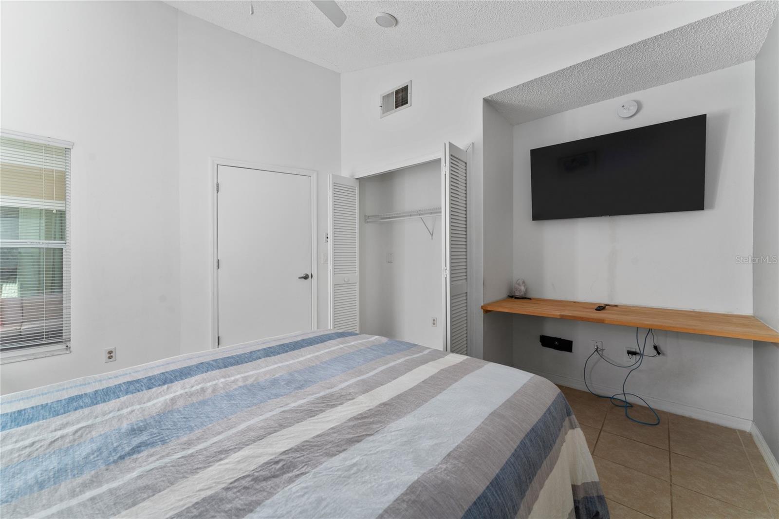 DAVENPORT LAKES PH O1 - Residential Lease