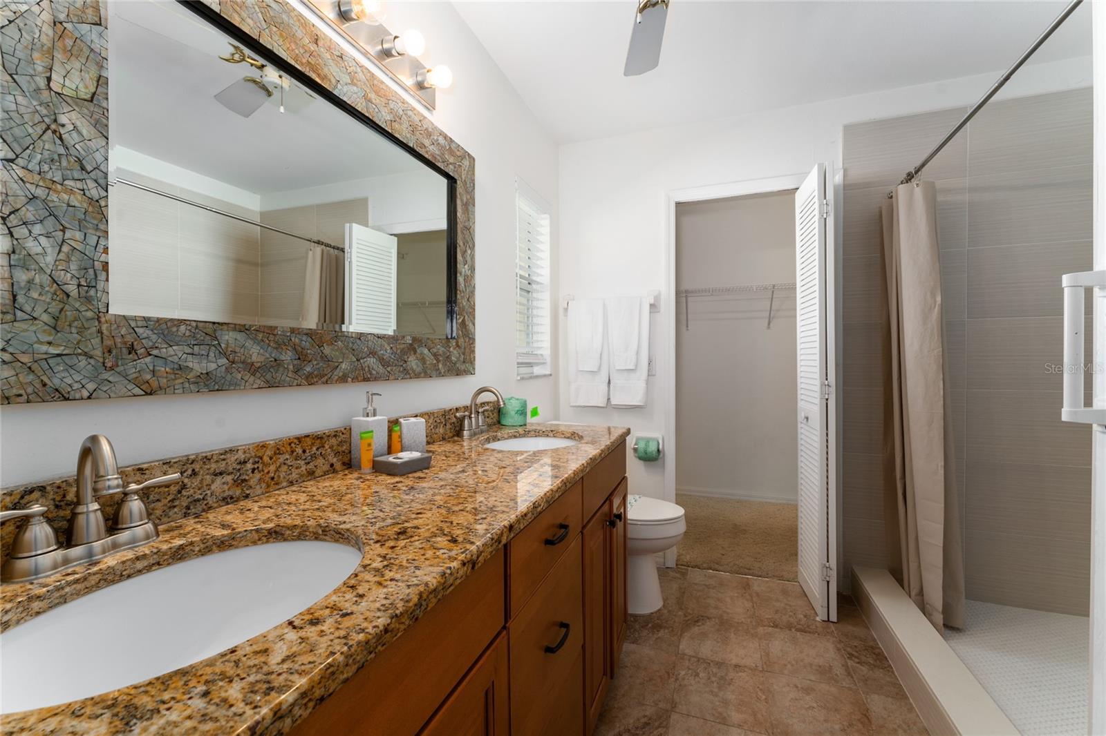 DAVENPORT LAKES PH O1 - Residential Lease