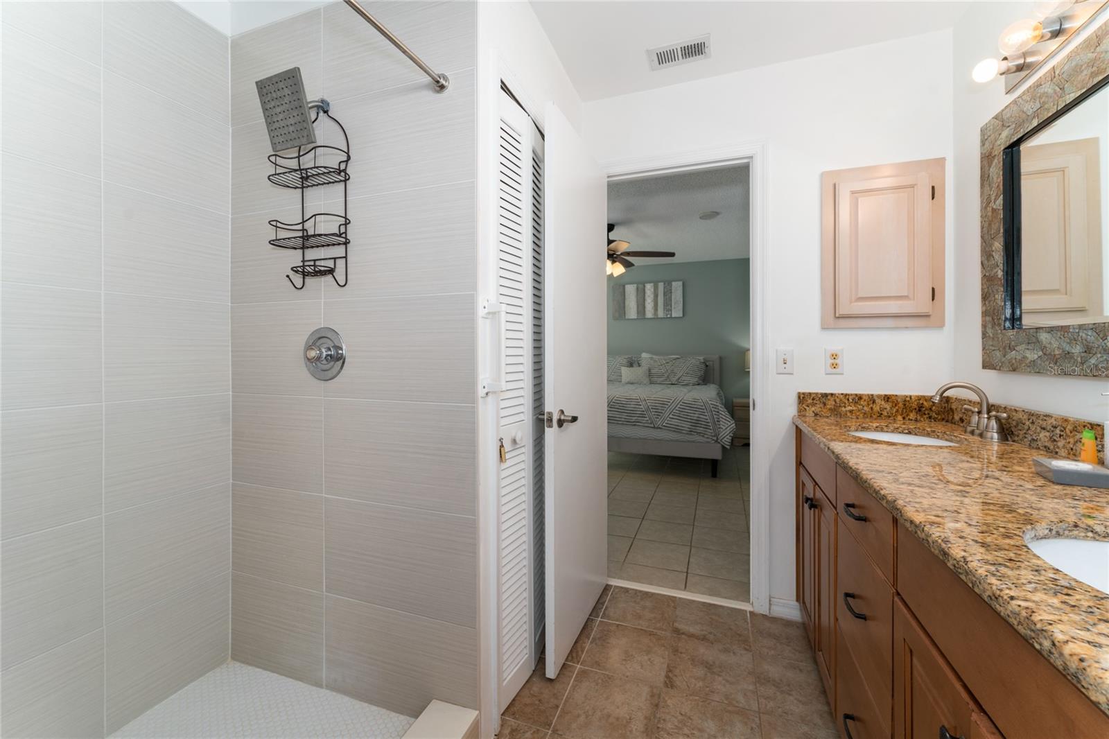 DAVENPORT LAKES PH O1 - Residential Lease