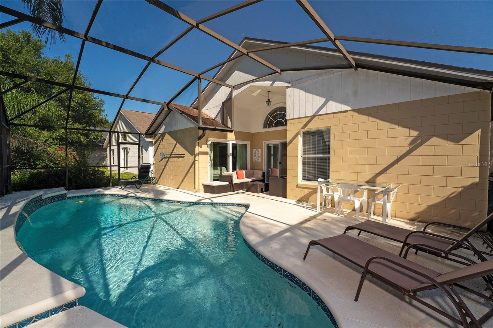 DAVENPORT LAKES PH O1 - Residential Lease