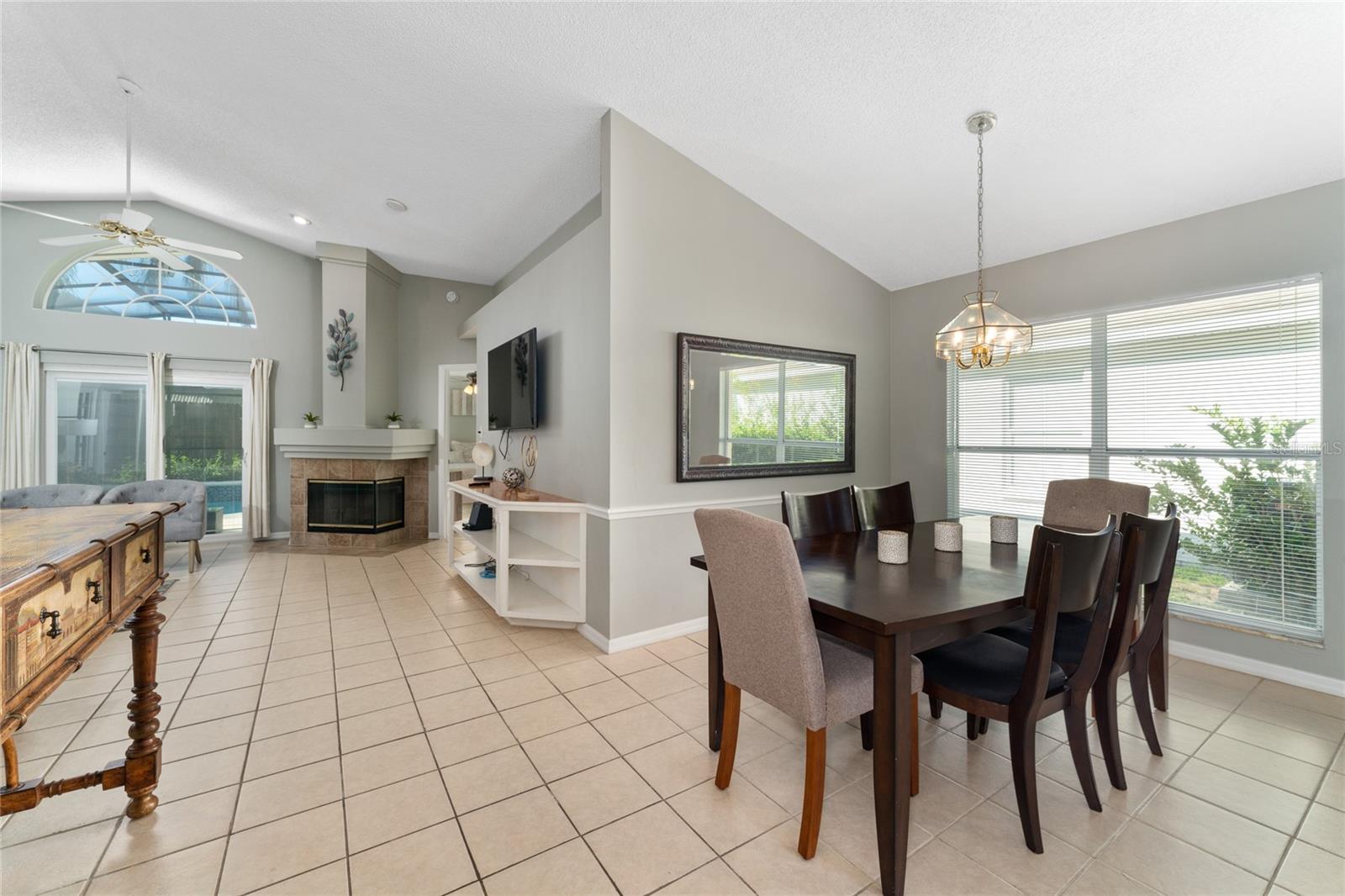 DAVENPORT LAKES PH O1 - Residential Lease