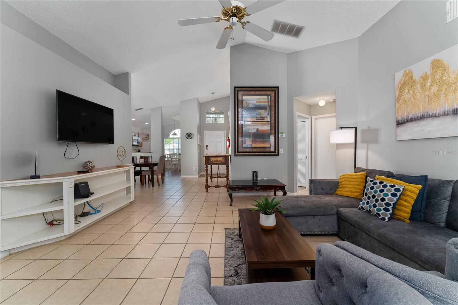 DAVENPORT LAKES PH O1 - Residential Lease