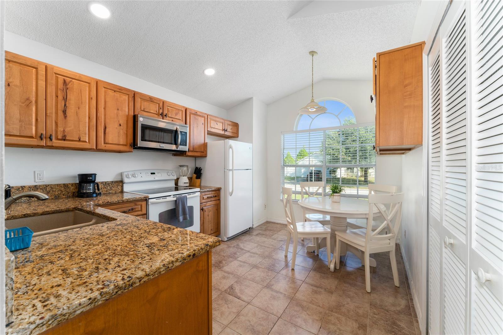 DAVENPORT LAKES PH O1 - Residential Lease