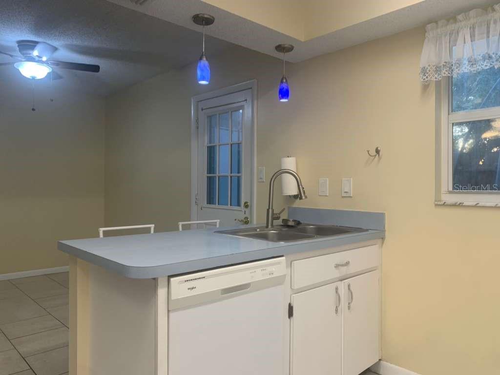 SEVENTIETH SOMERSET PLACE CONDO - Residential Lease