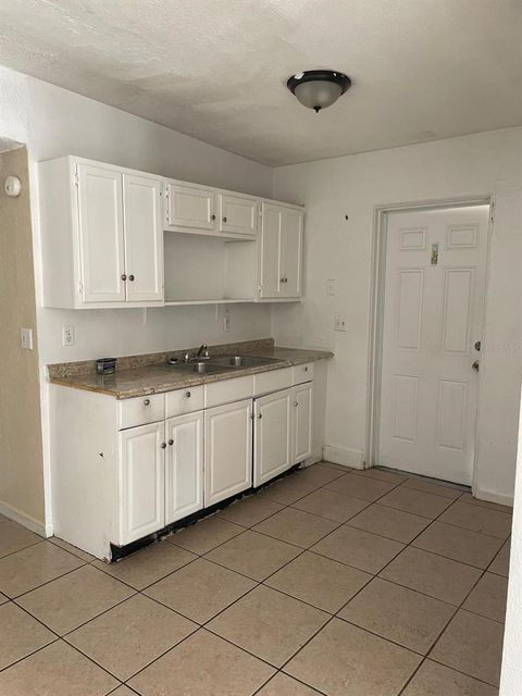 Duplex in ORLANDO FL 2038 LONG STREET 9.jpg