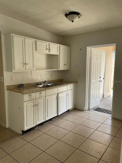 Duplex in ORLANDO FL 2038 LONG STREET 15.jpg