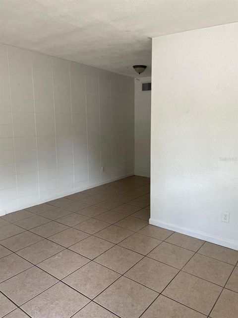 Duplex in ORLANDO FL 2038 LONG STREET 11.jpg