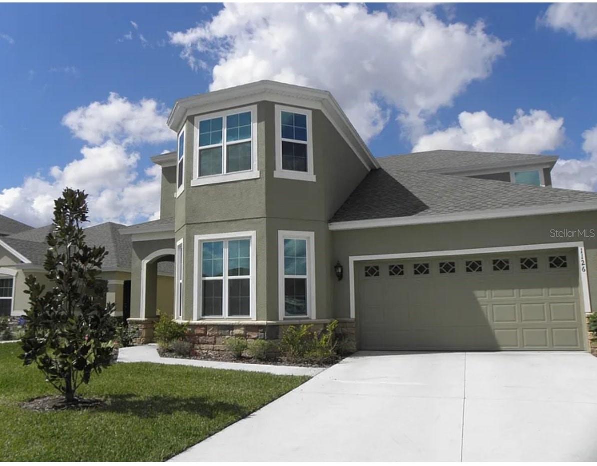 Stunning Family Home for Rent in east Orlando
Beautiful 5 Bed/3.5 Bath Home for Rent in the highly desirable Waterford Trails Community.
This spacious two story property features an open concept living area, a large kitchen, a master suite with a walk in closet and a three car garage.
Conveniently located near top rated schools, University of central Florida (UCF), shopping, parks, and major highways.
Available Now. Don't miss this incredible opportunity, schedule your showing today.