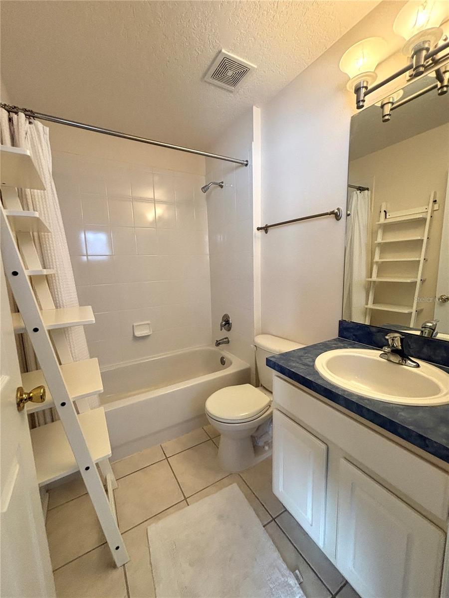 WENTWORTH - Residential Lease