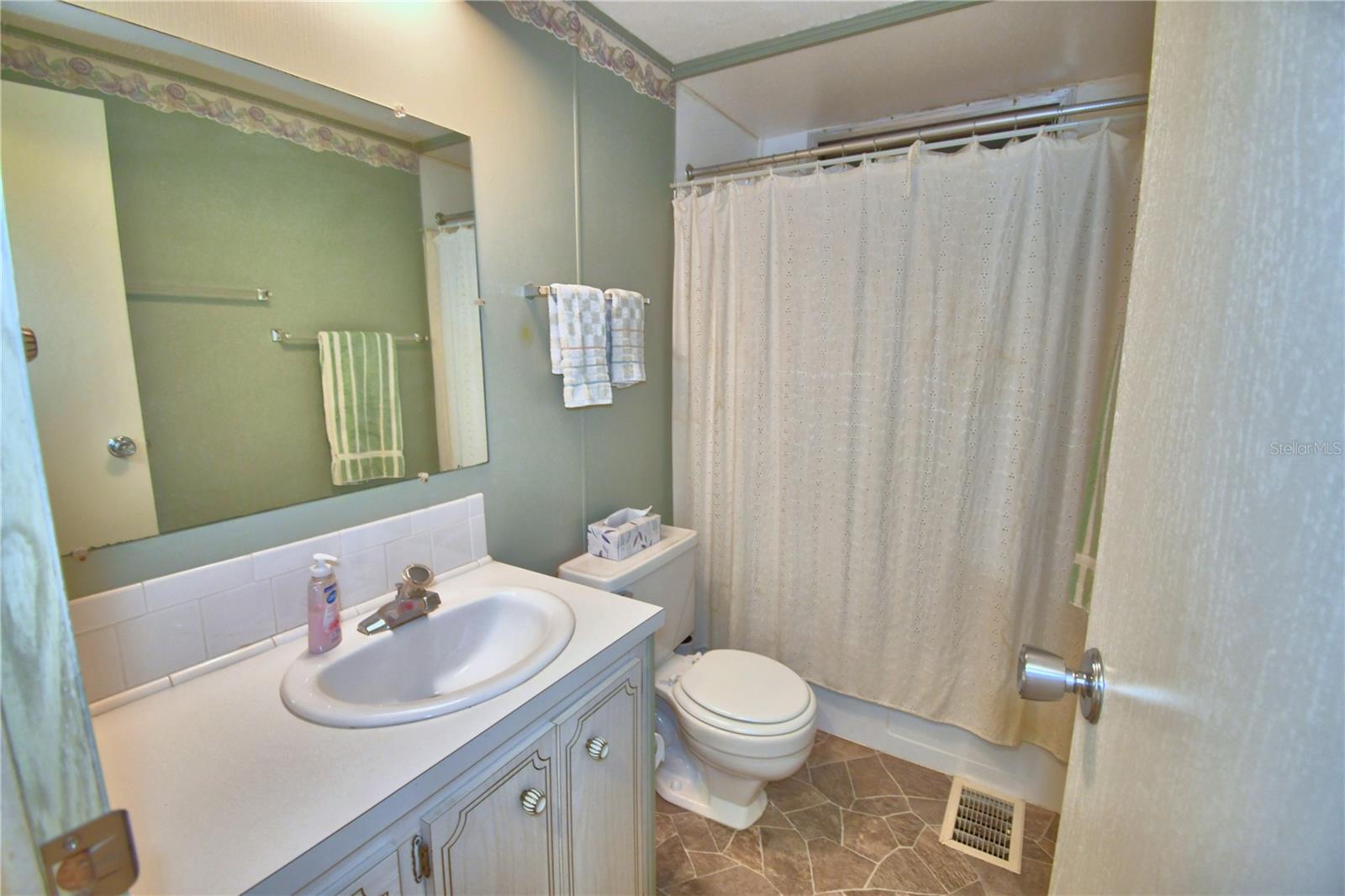 ARIANA SHORES MHP - Residential