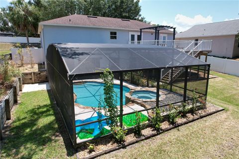 A home in MINNEOLA