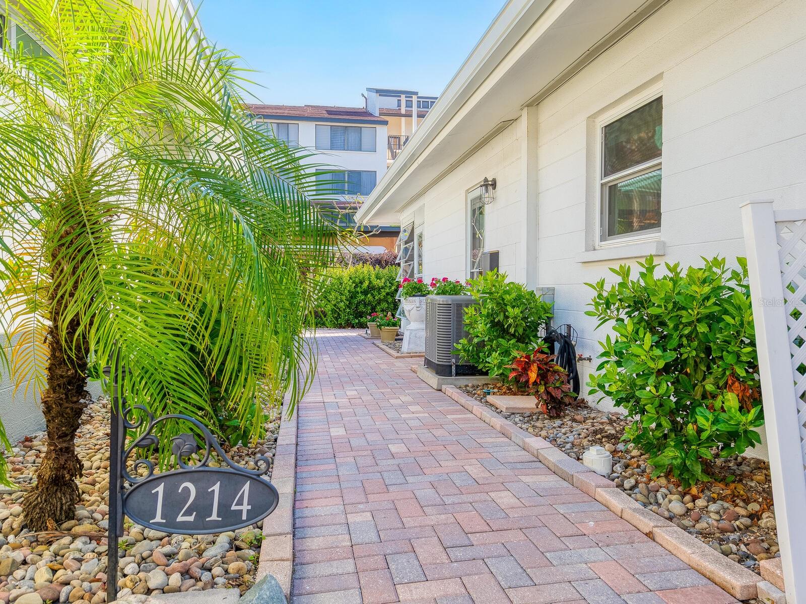 POLYNESIAN GARDENS - Residential