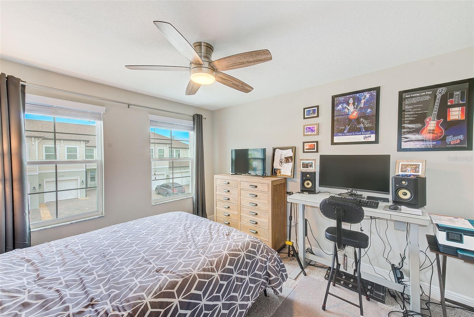 TOWNS AT BELLEAIR GROVE - Residential