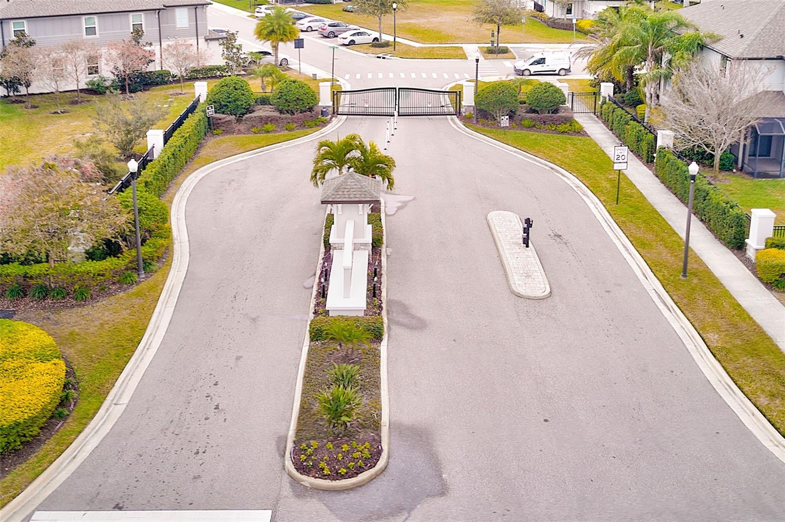 TOWNS AT BELLEAIR GROVE - Residential