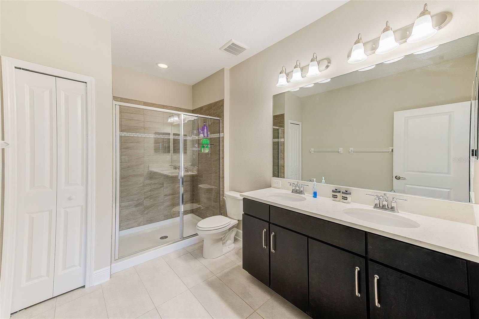 TOWNS AT BELLEAIR GROVE - Residential