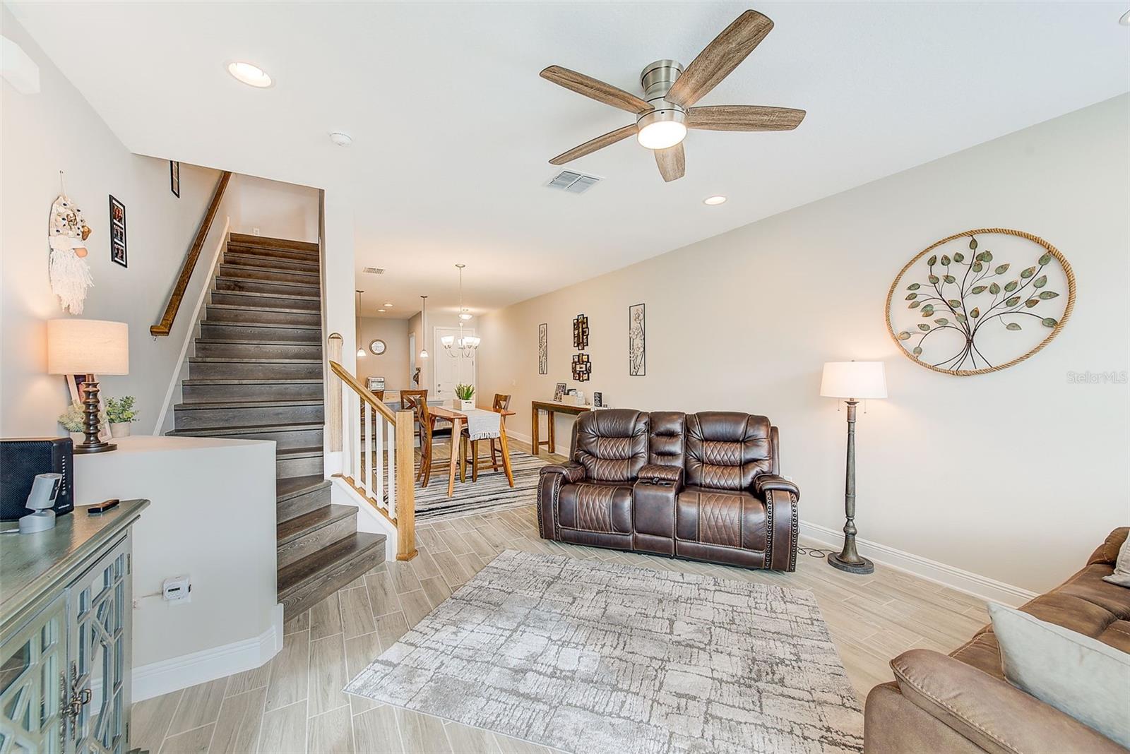TOWNS AT BELLEAIR GROVE - Residential
