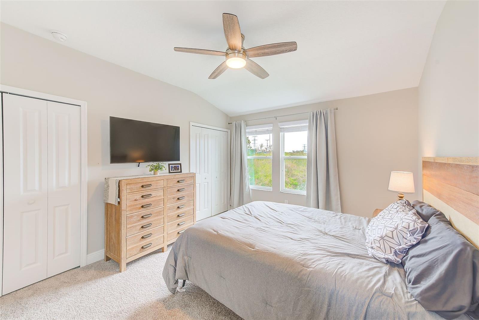 TOWNS AT BELLEAIR GROVE - Residential