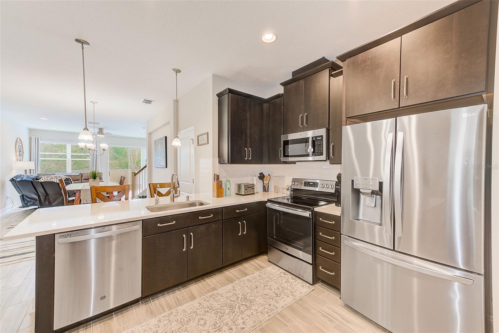 TOWNS AT BELLEAIR GROVE - Residential