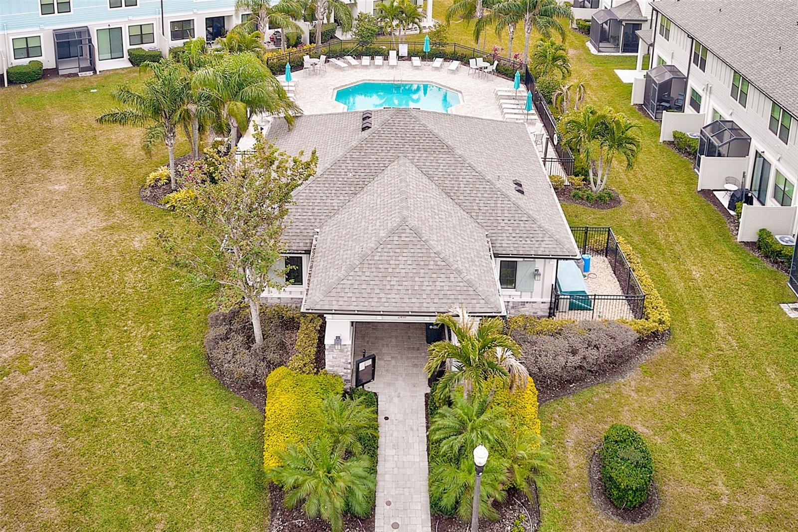 TOWNS AT BELLEAIR GROVE - Residential