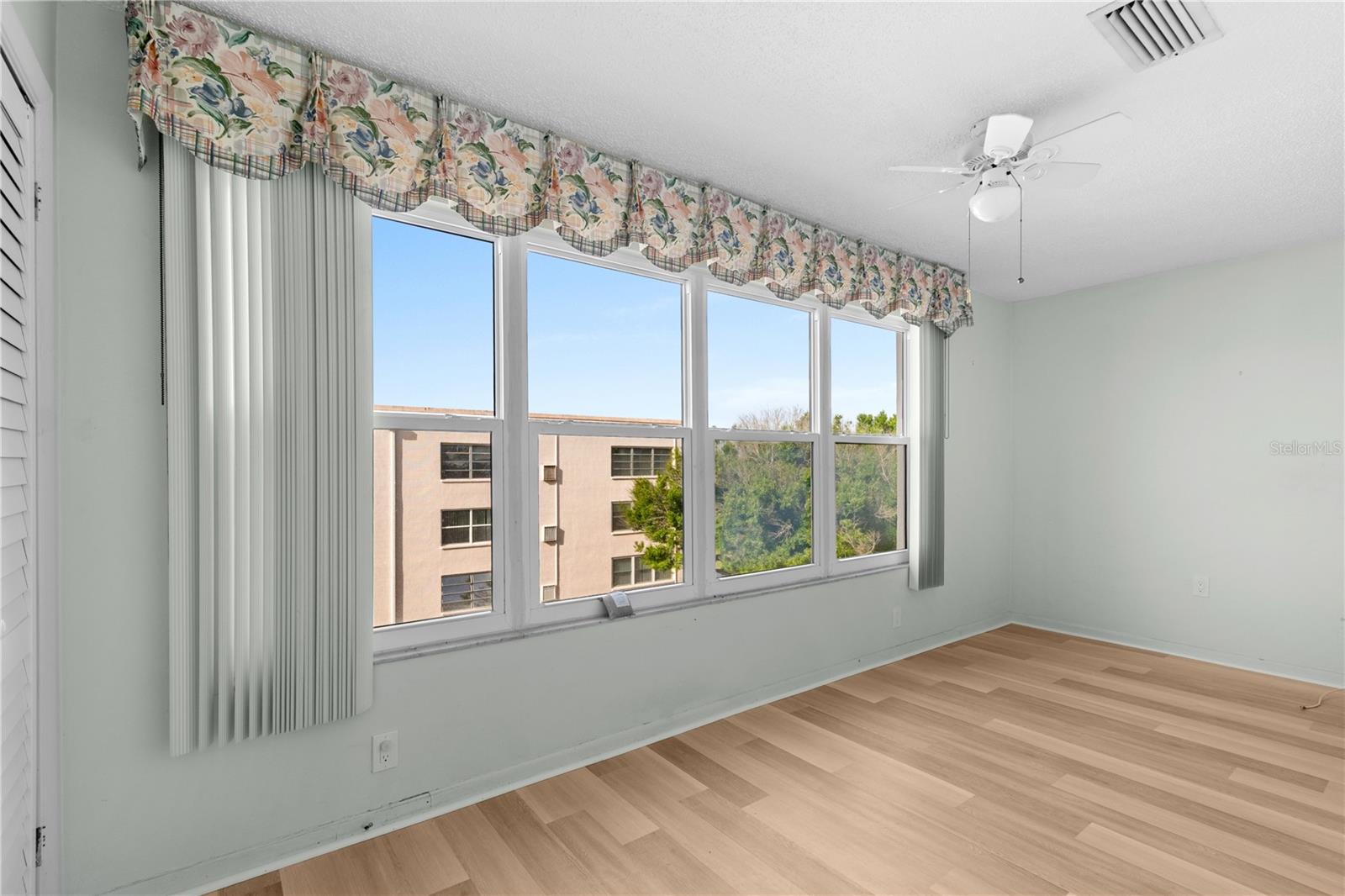 FIVE TOWNS OF ST PETE - Residential