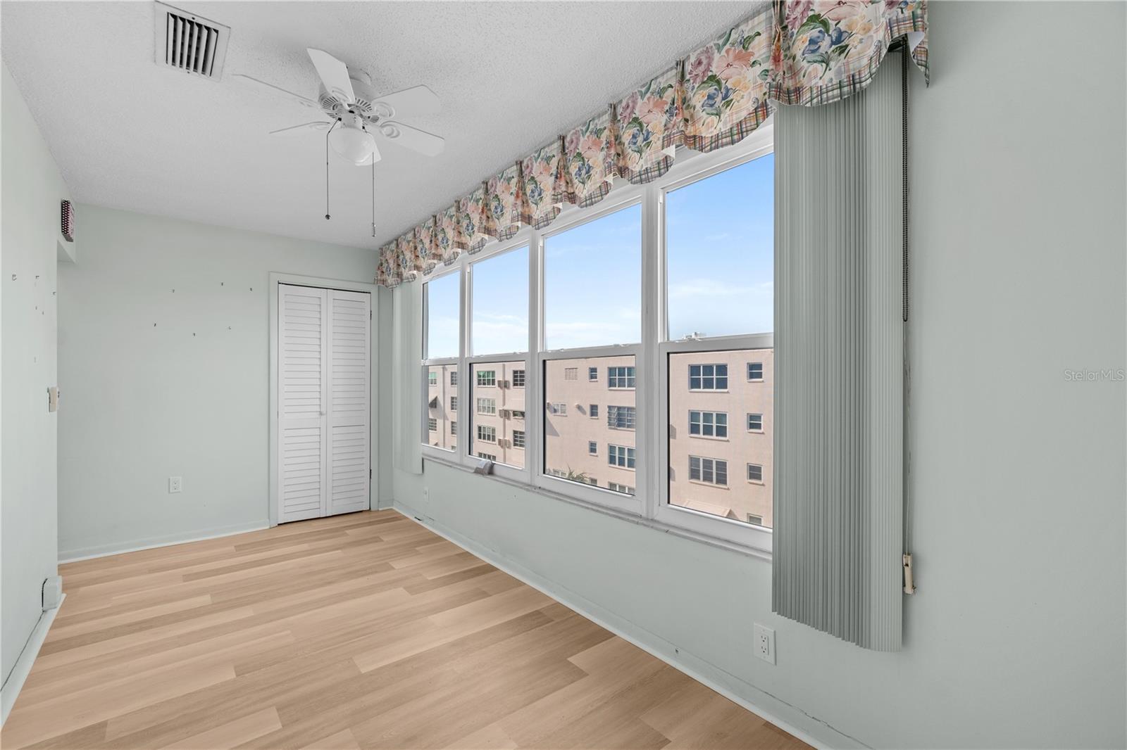 FIVE TOWNS OF ST PETE - Residential