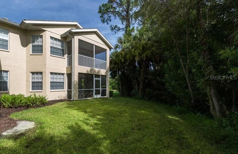 Spacious 2-Bedroom Condo with Garage in Kensington Preserve – Annual Rental
Welcome to Kensington Preserve at The Plantation Golf & Country Club! This move-in ready 2-bedroom, 2-bath condo with a single-car garage offers the perfect blend of comfort, space, and resort-style living.
The open-concept layout features vaulted ceilings and a bright, airy Florida room—perfect for relaxing or entertaining. The eat-in kitchen includes a breakfast bar and plenty of space to cook and gather. The primary suite overlooks a peaceful preserve and offers a walk-in closet and private access to the screened balcony. The split floorplan ensures added privacy for guests or family members.
Located in a community with two pools and an active clubhouse. For those seeking more, The Plantation Golf & Country Club offers optional membership with championship golf, Har-Tru tennis courts, a fitness center, Jr. Olympic pool, and more.
Don’t miss your chance to live in one of the area’s most desirable communities—schedule your showing today!