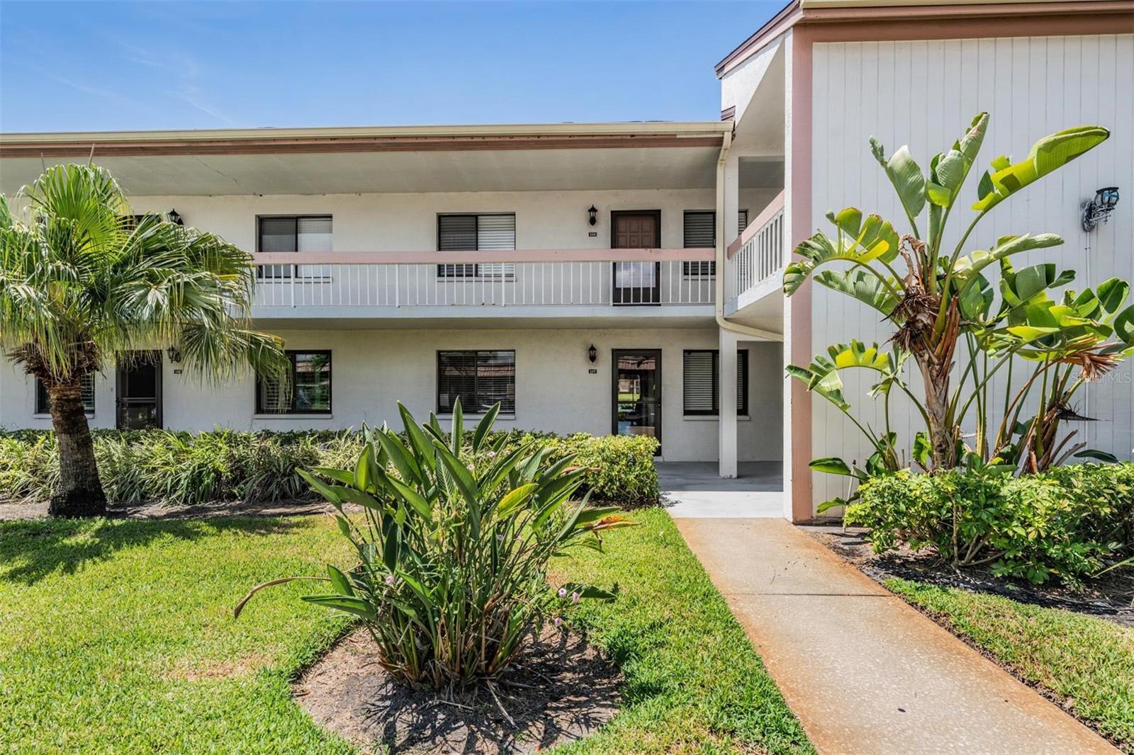 107 LAKEVIEW PLACE 7