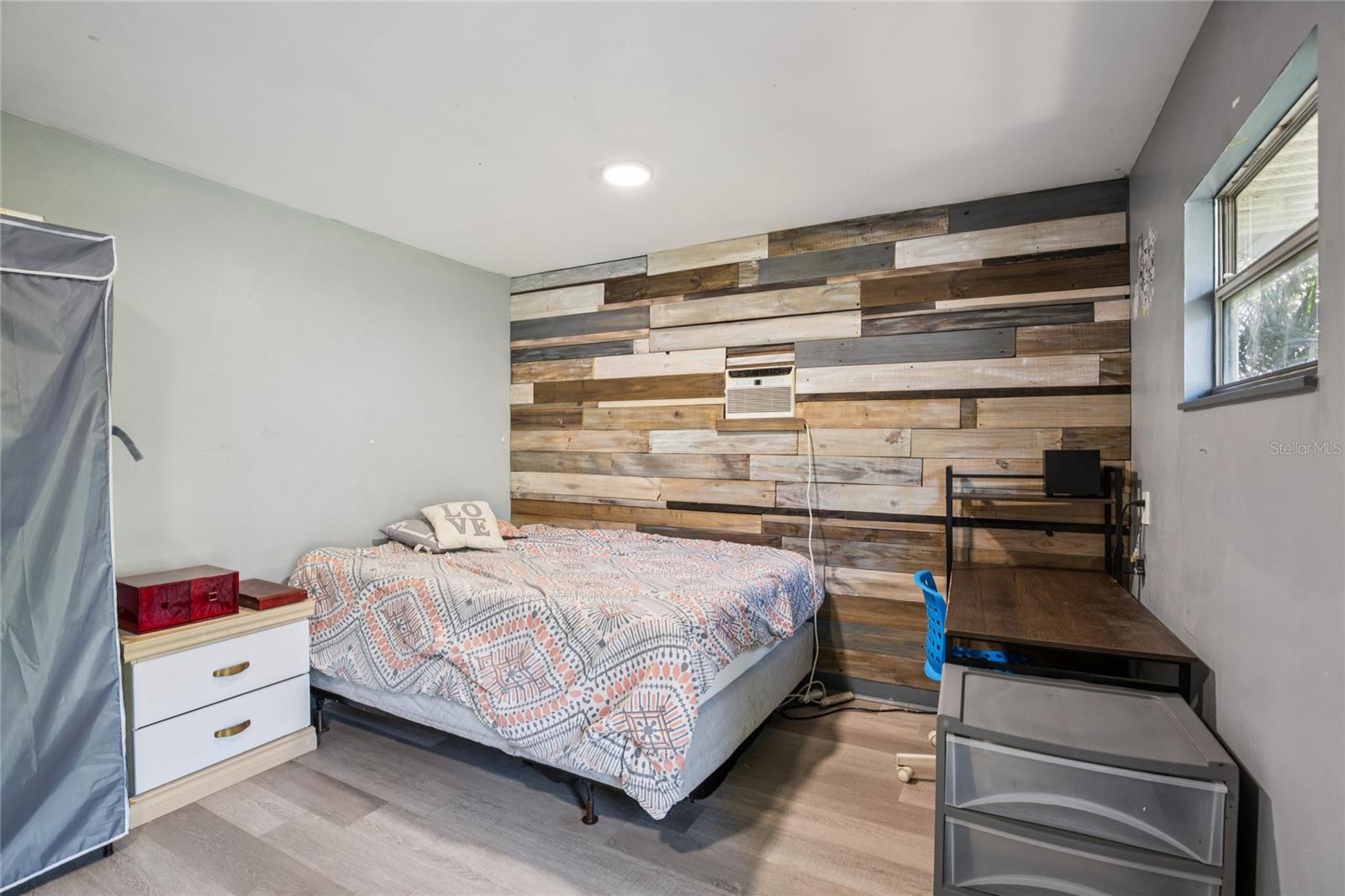 OAK ACRES - Residential