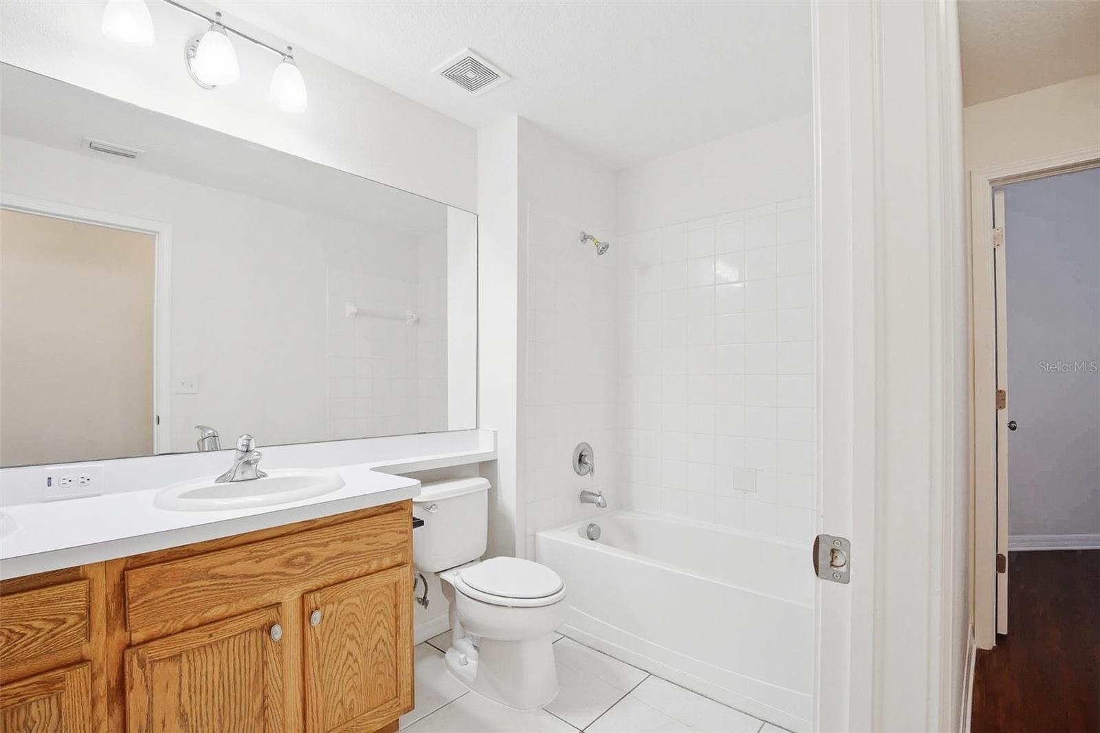 WELLINGTON NORTH AT BAY PARK - Residential