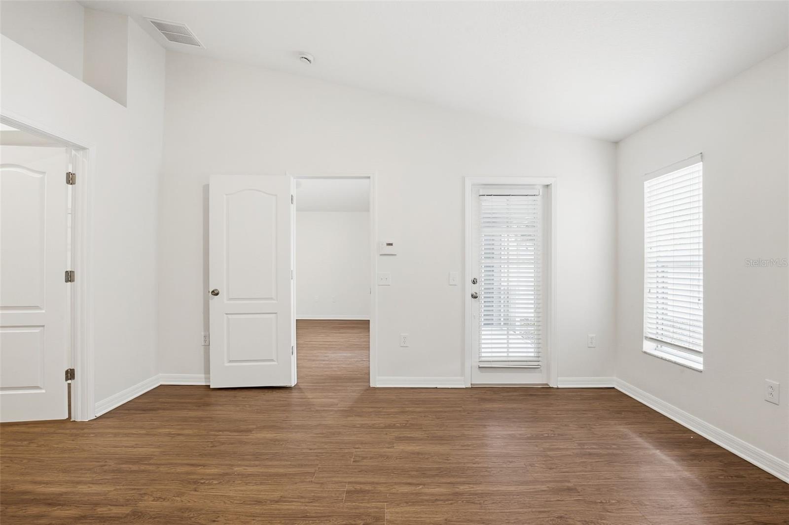 WELLINGTON NORTH AT BAY PARK - Residential