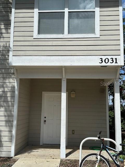 Welcome Home! This property is located just minutes from the University of Florida, less than a mile from the Shands and VA hospitals, and down the street from the UF Veterinary School. Are you a Gator Fan? Want a place of your own whenever you come to watch? Here's your solution-no sold out hotels and always ready for you! Enjoy the convenience of being close to Butler Plaza, which offers a variety of restaurants, Whole Foods, Trader Joe's, and abundant shopping options. Celebration Pointe is also nearby. Access to I-75 provides a major highway for trips to the city.
Enjoy the carefree condo lifestyle at a super affordable price.