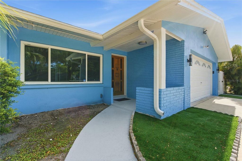 Photo of 1379 Lemon Street, Clearwater, FL 33756 (MLS # TB8497582)