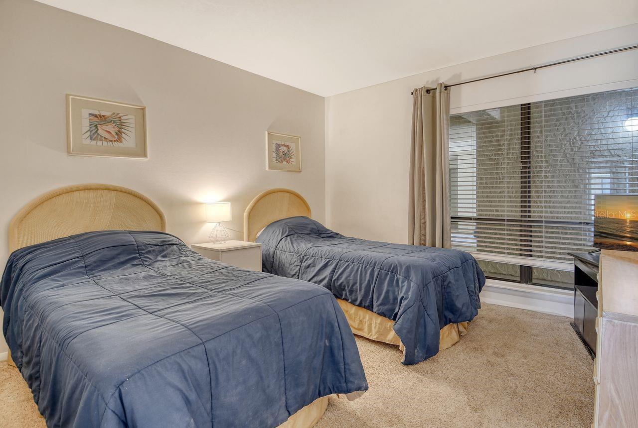 BAY OAKS - Residential