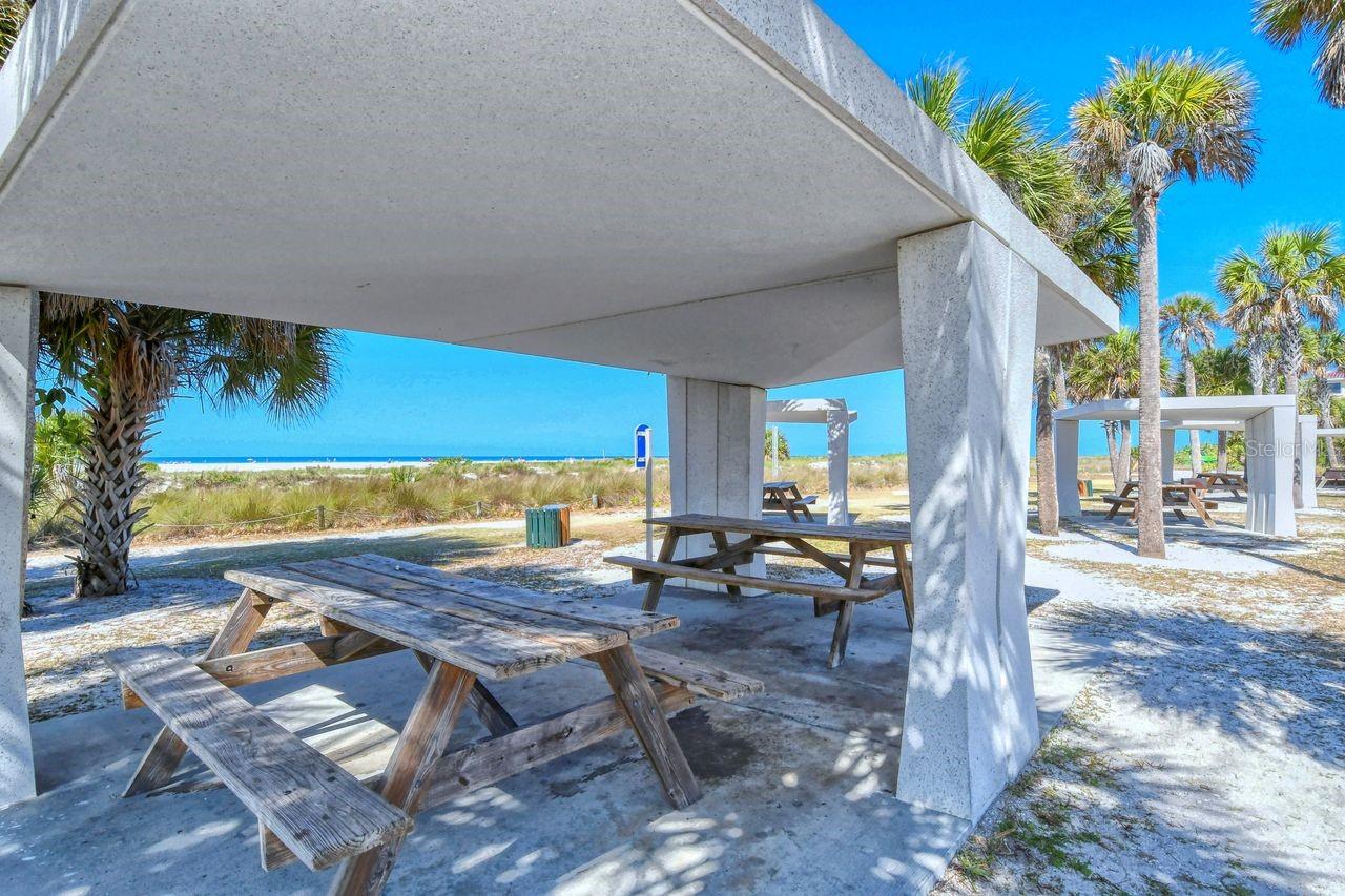 BAY OAKS - Residential