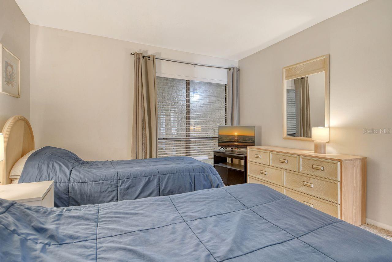 BAY OAKS - Residential