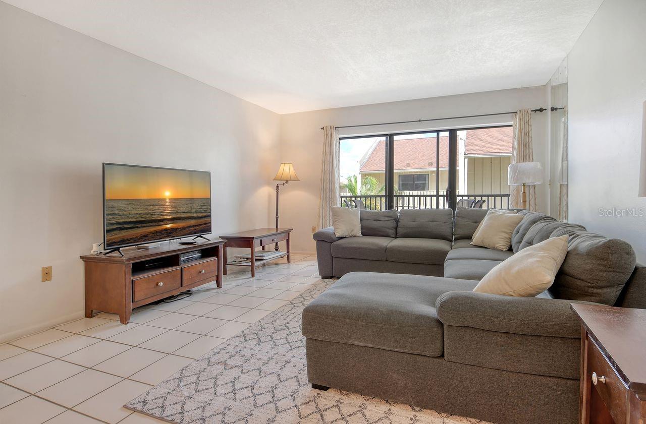 BAY OAKS - Residential