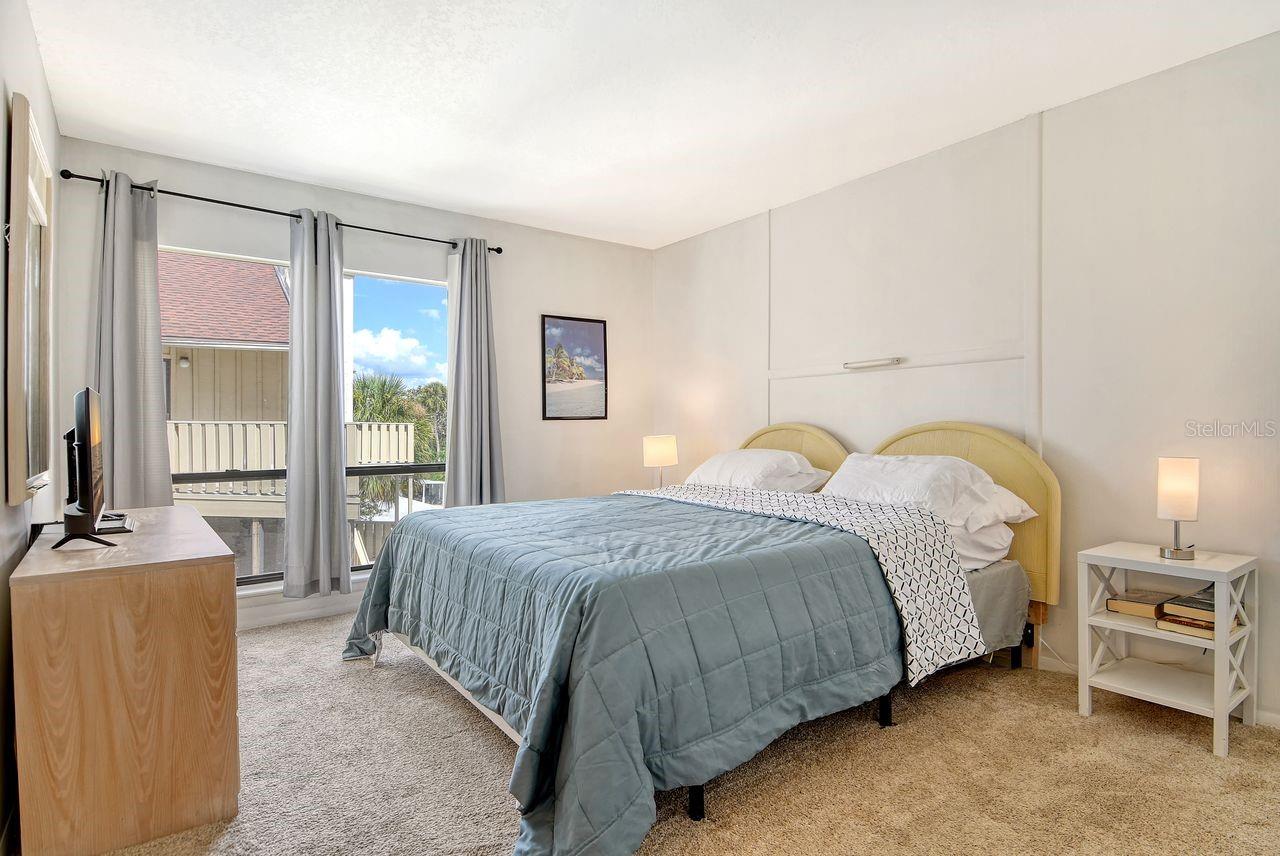 BAY OAKS - Residential