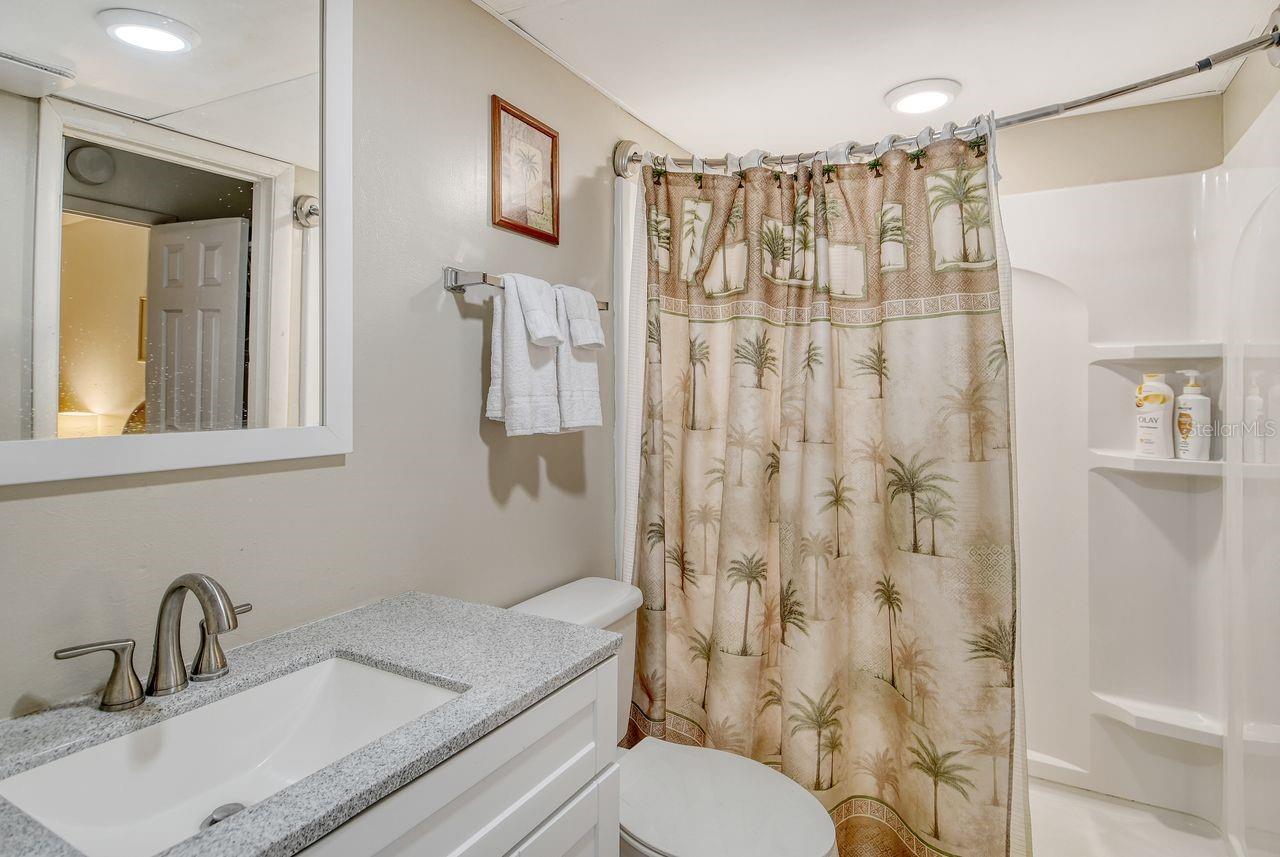 BAY OAKS - Residential