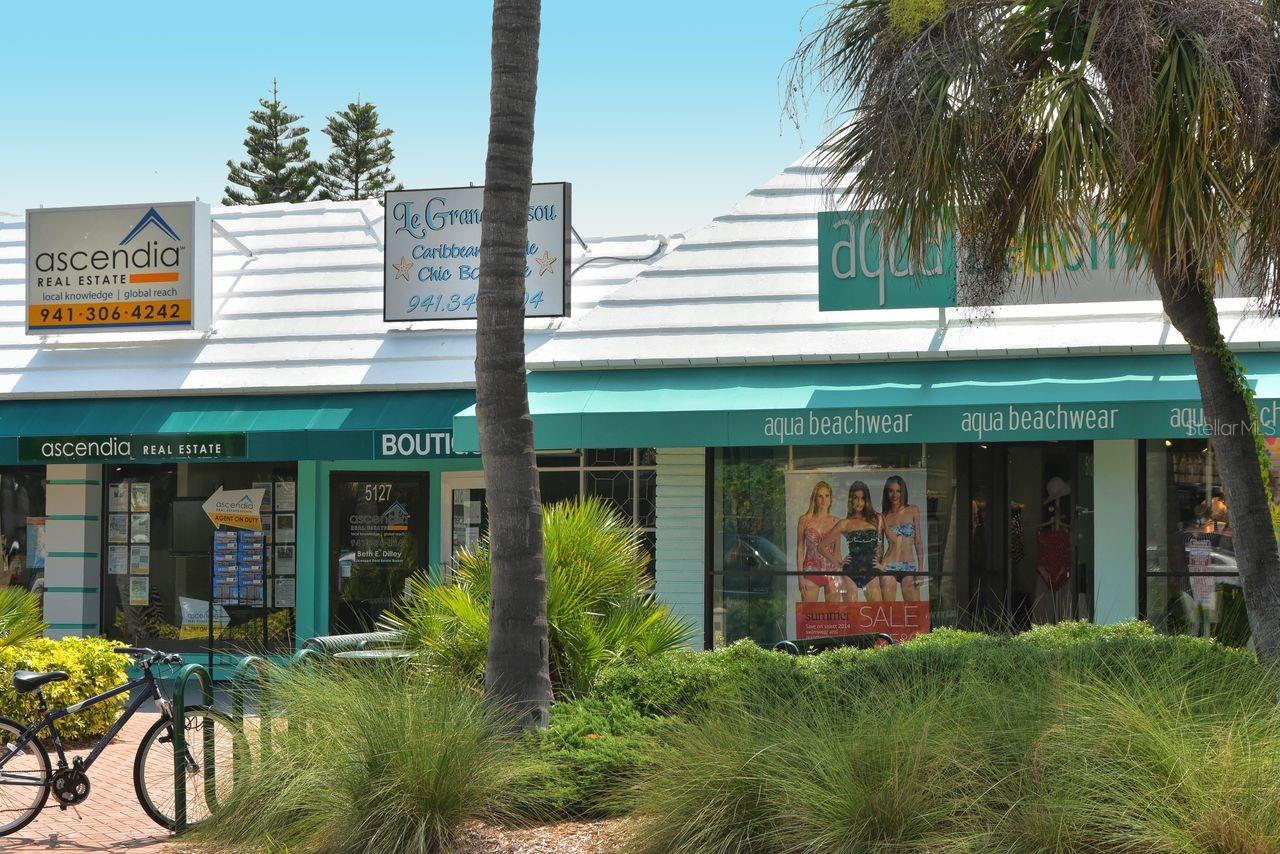 BAY OAKS - Residential