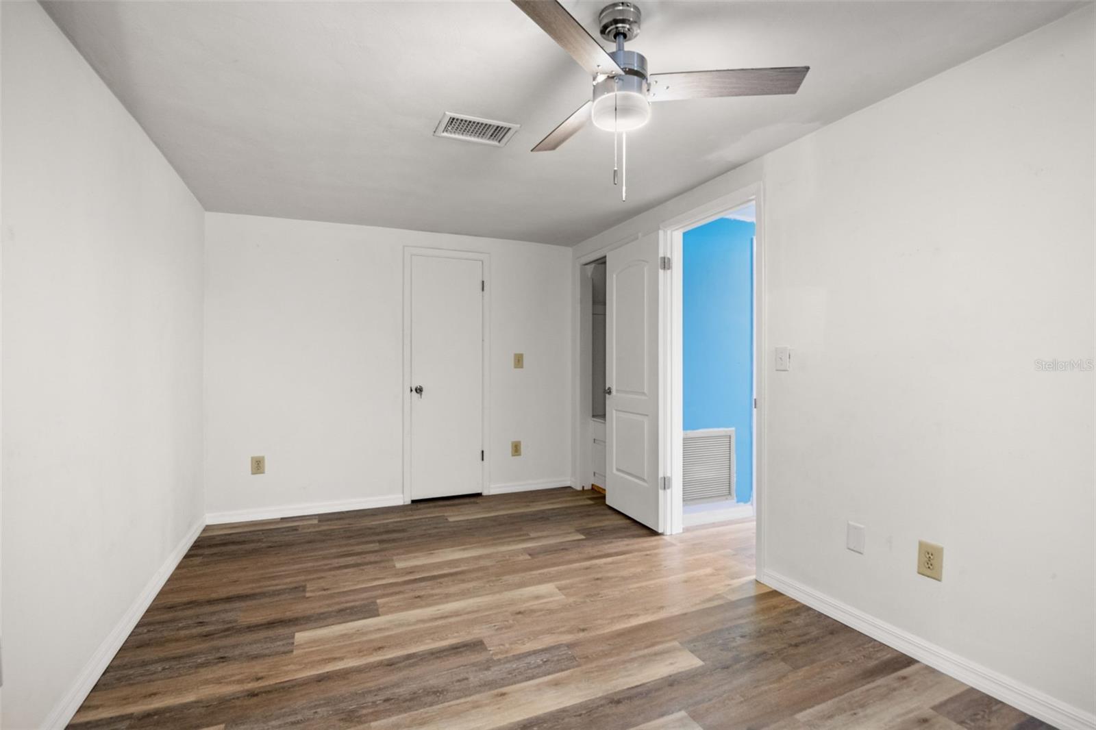 BEACON WOODS VILLAGE - Residential