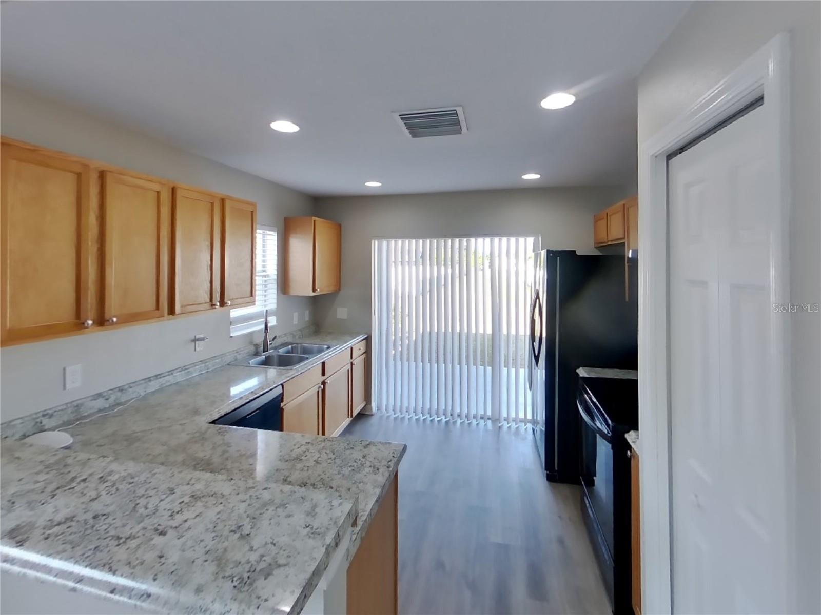 OAK CREEK PRCL H-H - Residential Lease