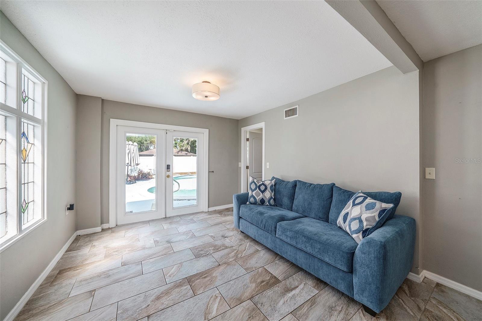 RIVERBEND MANOR - Residential