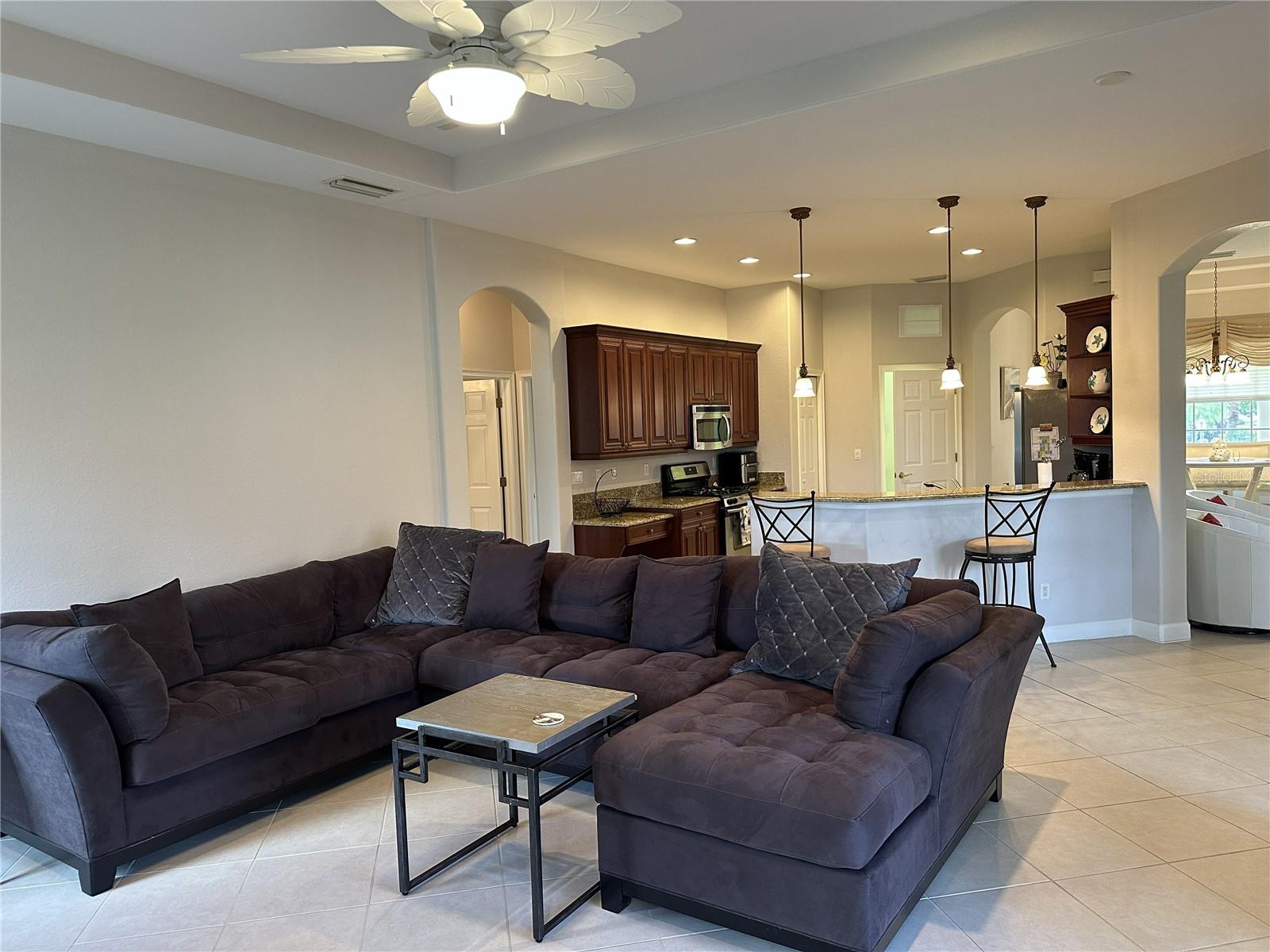 VENETIAN GOLF & RIV CLUB PH 03H - Residential Lease