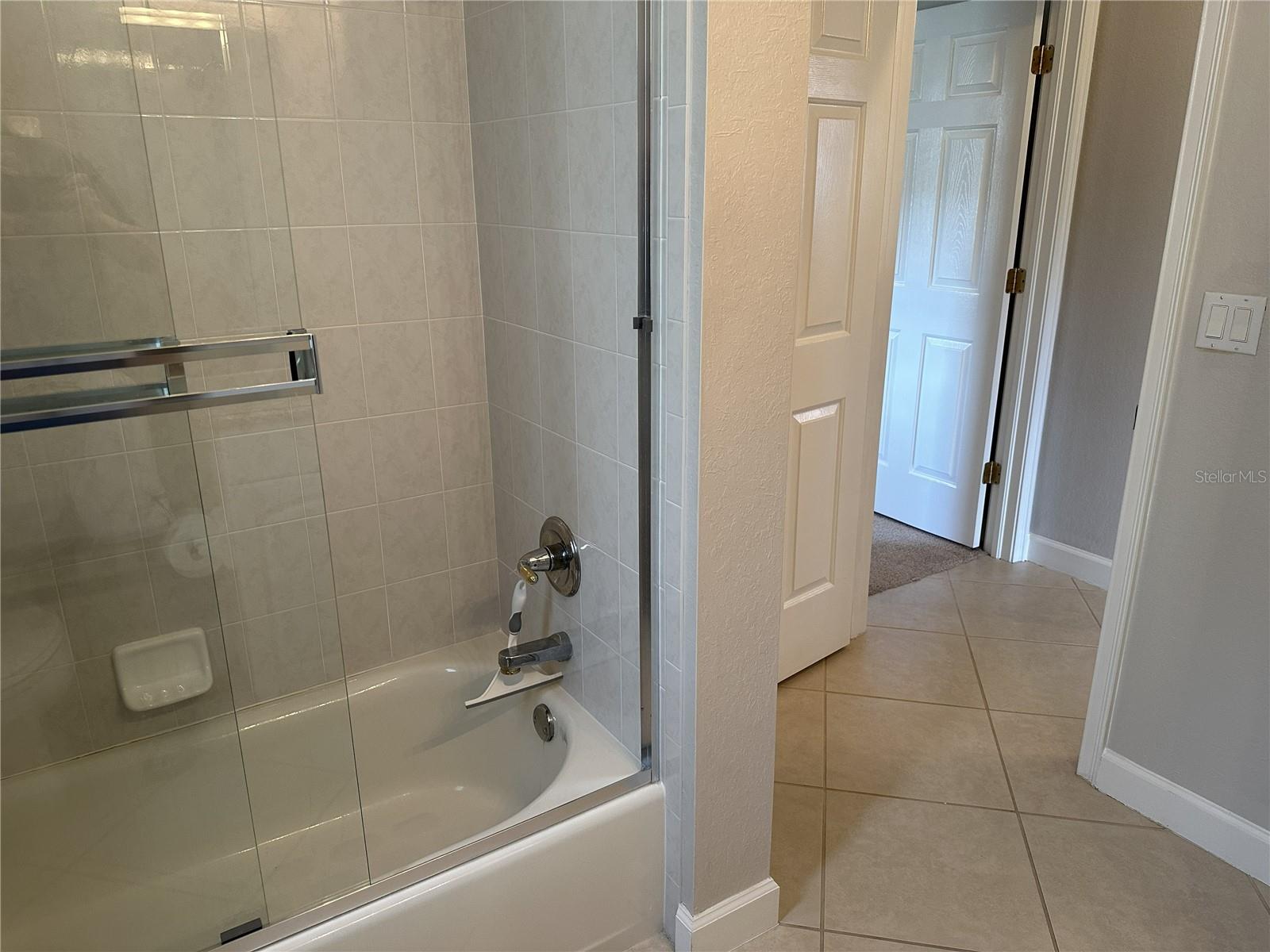 VENETIAN GOLF & RIV CLUB PH 03H - Residential Lease