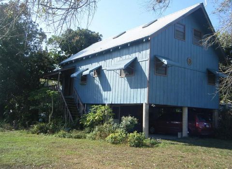 Photo of 4018 SE 27th Street, Okeechobee, FL 34974 (MLS # O6379180)